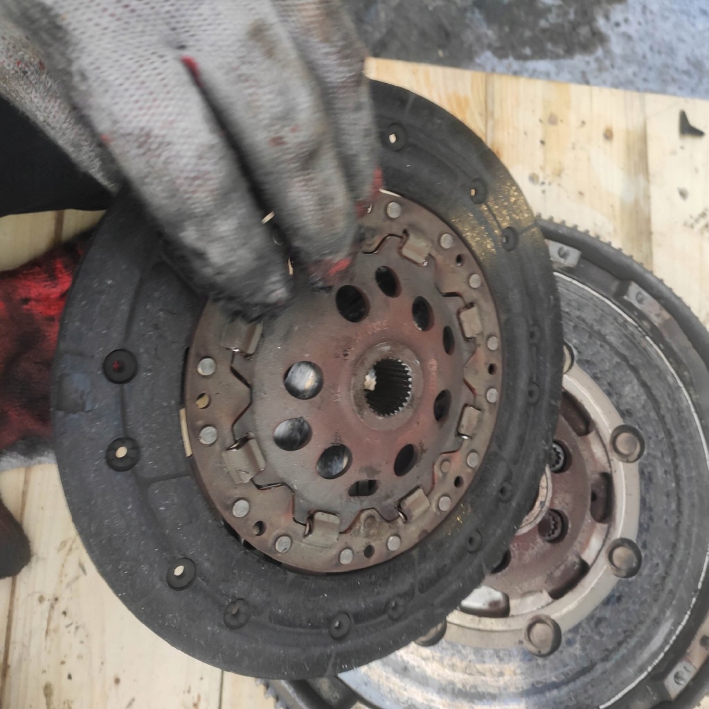 фото №11, Зчеплення колесо притиск 1.8t golf iv bora octavia i leon i a3 8l 038141025p