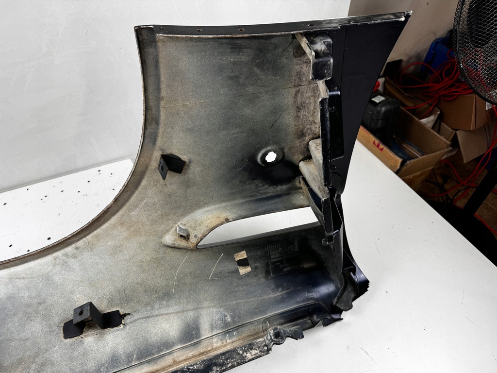 фото №7, Aston martin vantage v8 v12 05-18 крила лівий перед 6g33-16006 гарний