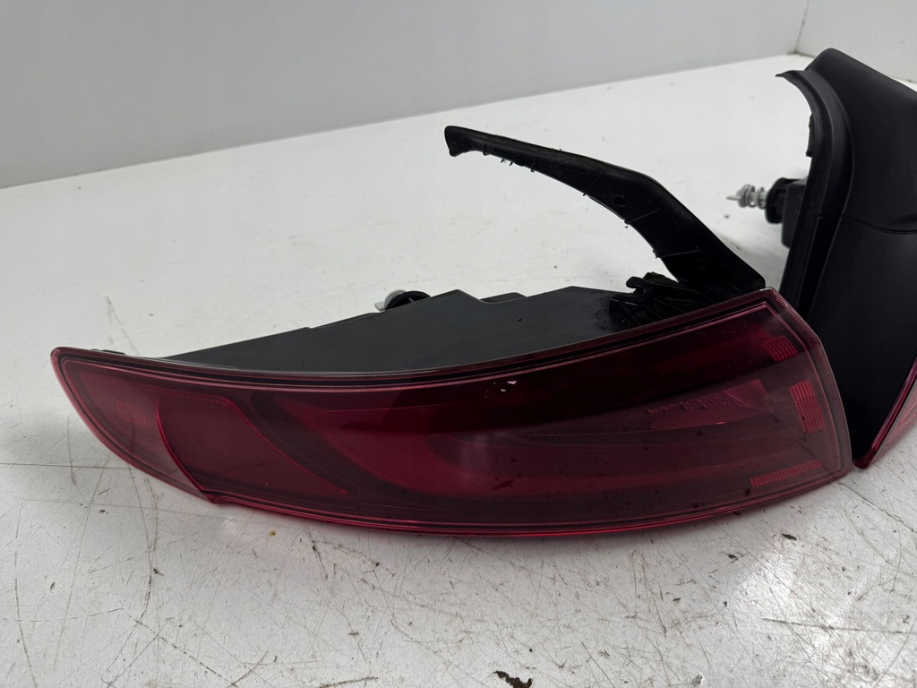 фото №3, Alfa romeo giulia 2.0t 2018 лампа задняя правая