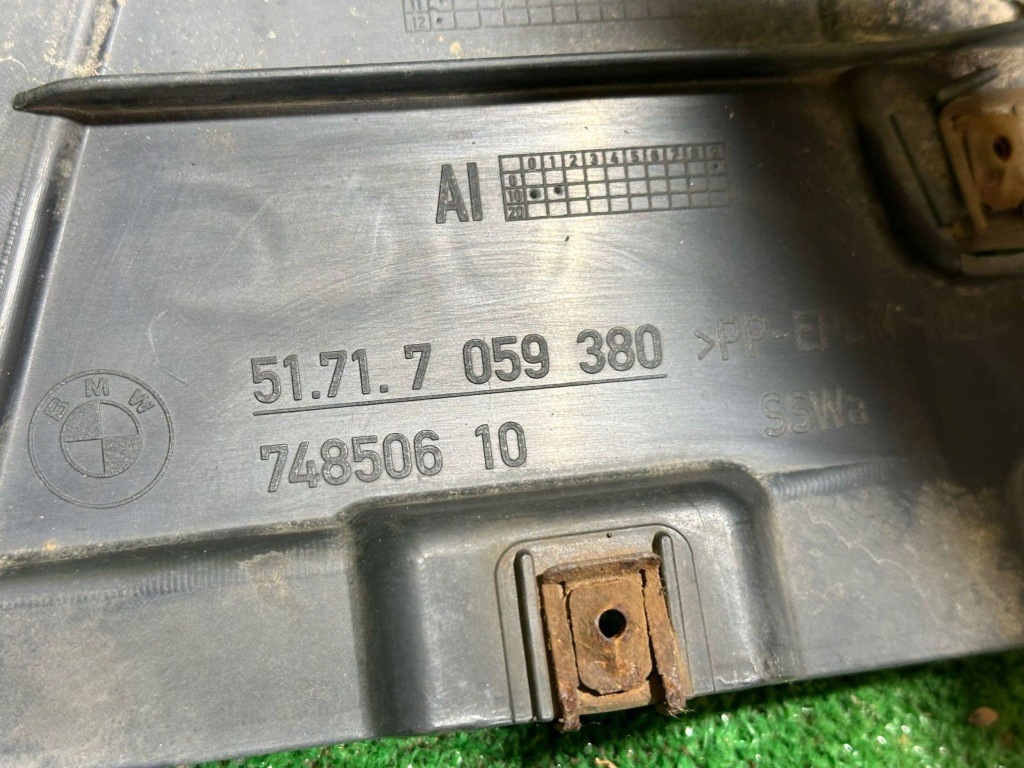 фото №7, Підкрилок bmw 3 e90 правий перед 51717059380