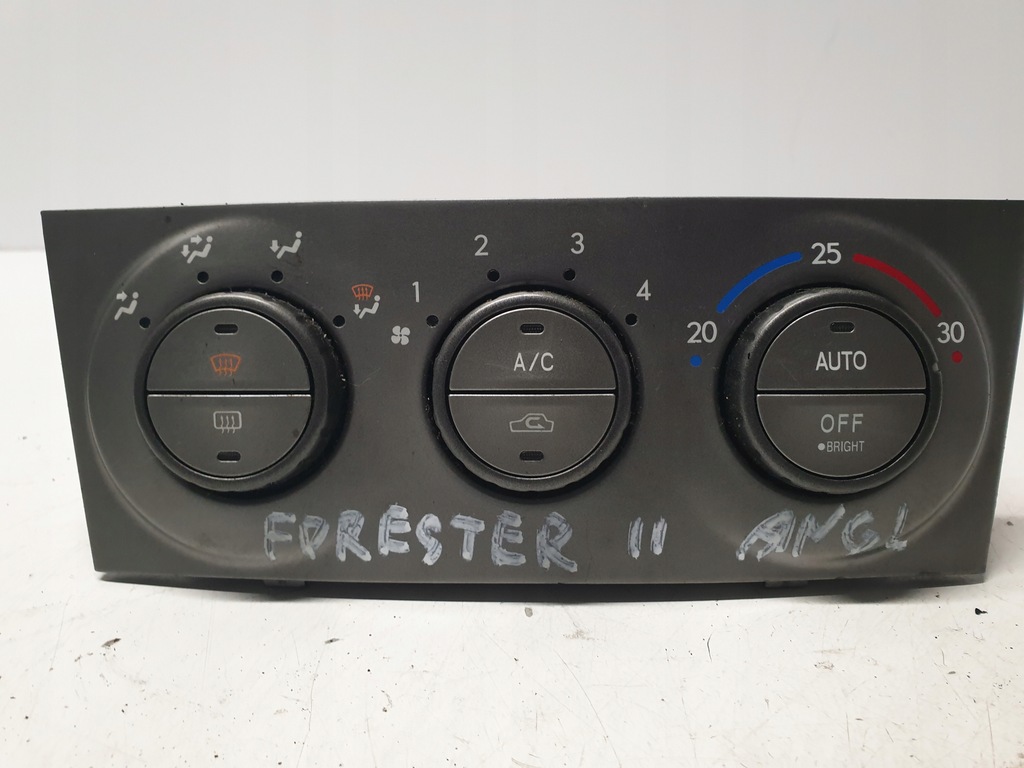 фото №1, Панель кондиционера subaru forester ii 72311sa002