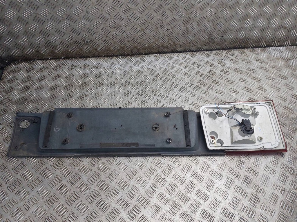 фото №11, Накладка крышки лампы задняя audi a6 c4 sedan ly7p