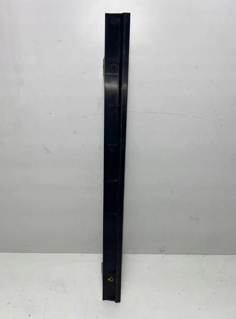 фото №1, Молдинг поперечина pod радиатор перед jaguar f-pace x760