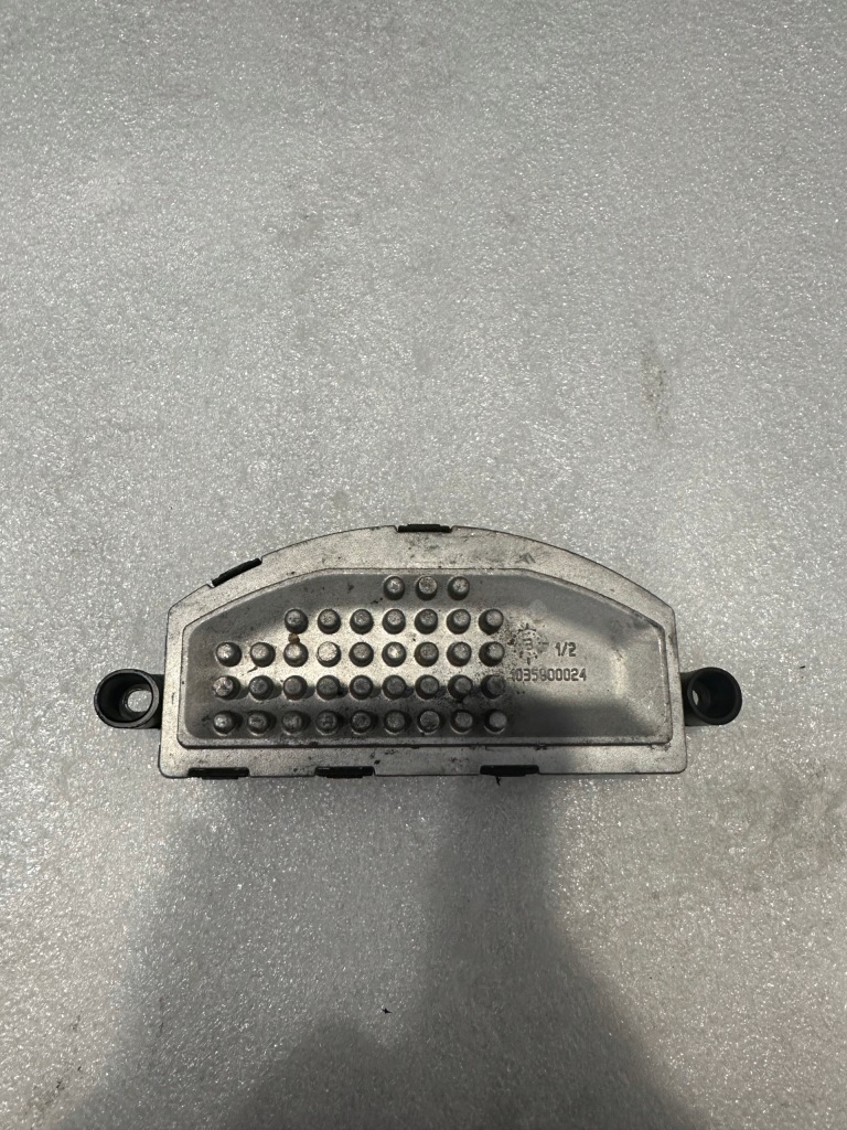 фото №1, !резистор вентилятор 5q0907521d golf vii a3 8v s3!