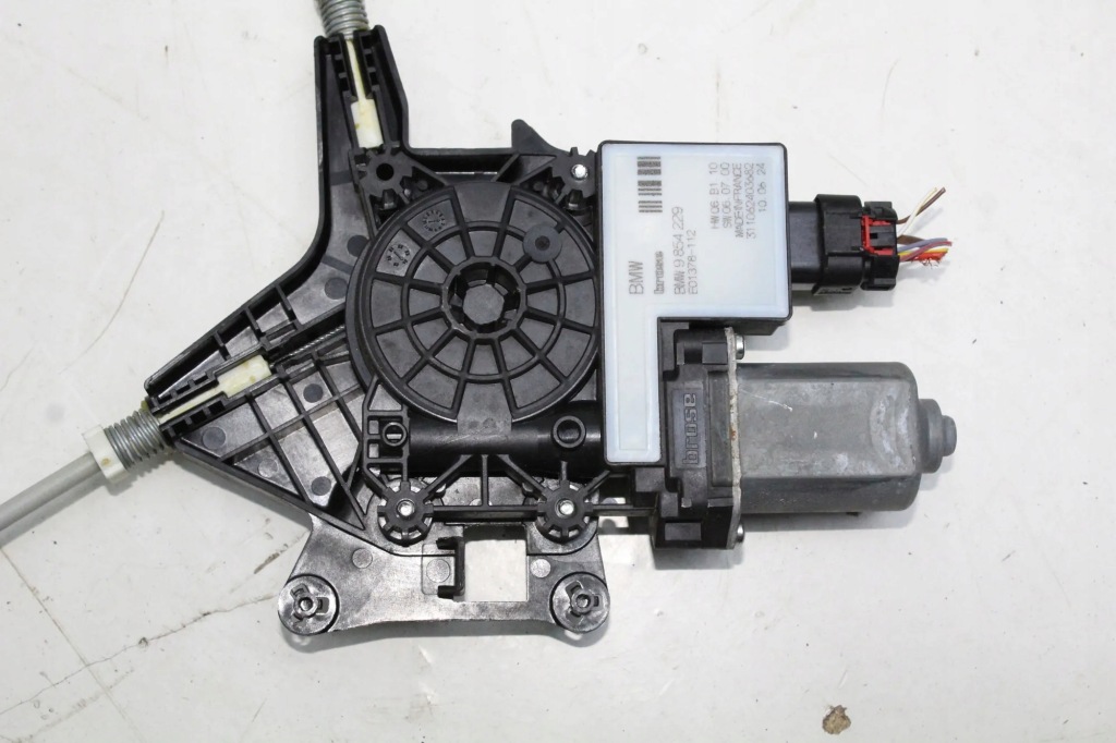 Подъемник стекло левых передних дверь bmw 5a01d23 1.5l бензиновый 103kw 2024 Цена