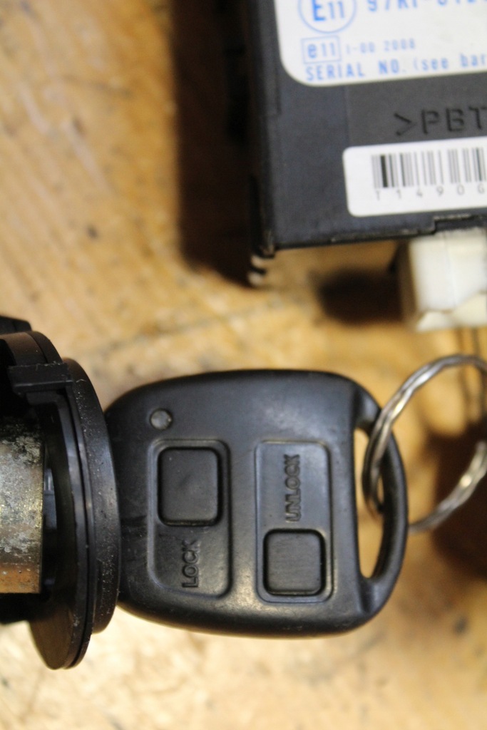 фото №16, Бортовой компьютер блок управления двигателя toyota оригинальный номер 89666-02110