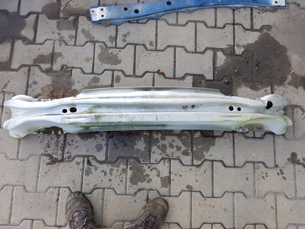 фото №1, Volvo v40 2 ii 12r- балка бампера задняя