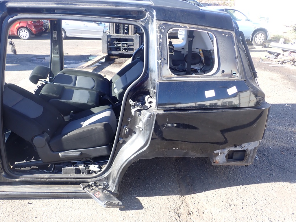 фото №1, Mazda 5 i cr 05- крыло задняя левый четверть задняя