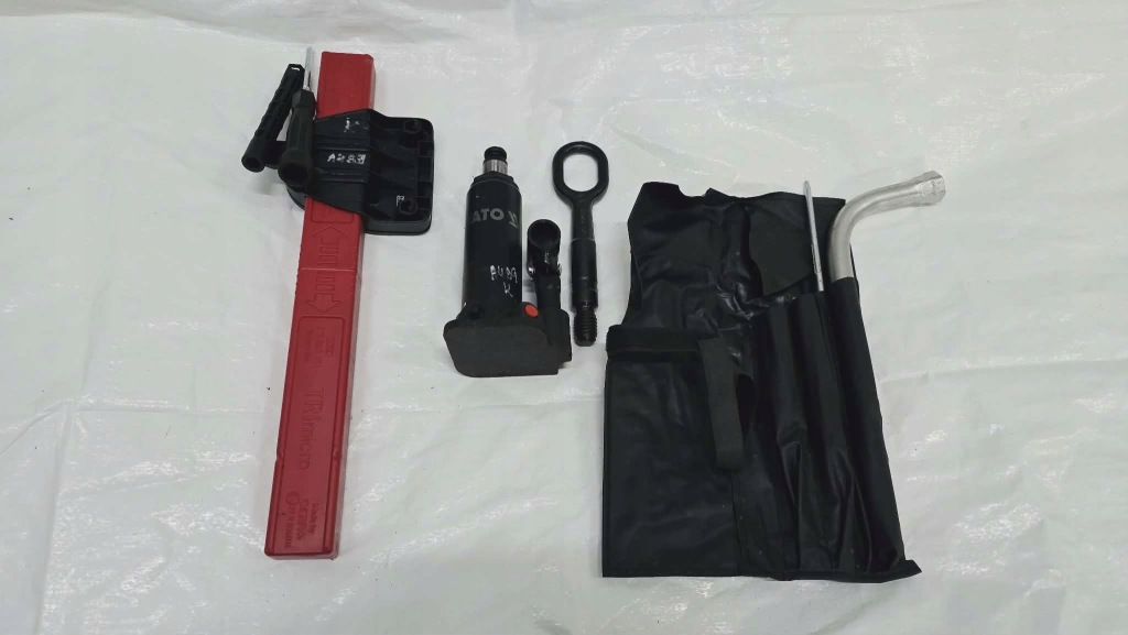 Купити Набір ремонтний колеса audi a4 b9