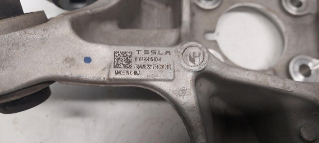 фото №5, Tesla model s plaid поворотный кулак левый задняя 1420415-00-h