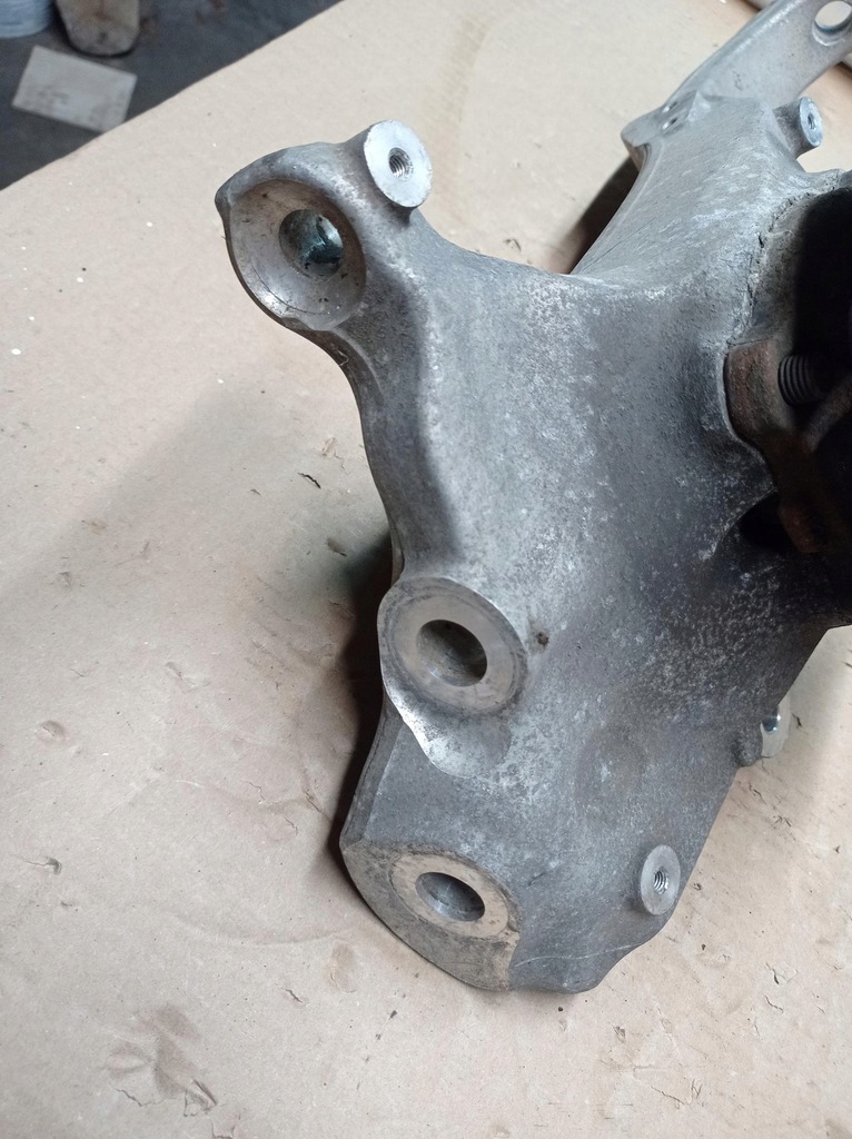 фото №10, Поворотный кулак ступица левый перед bmw f10 / f11