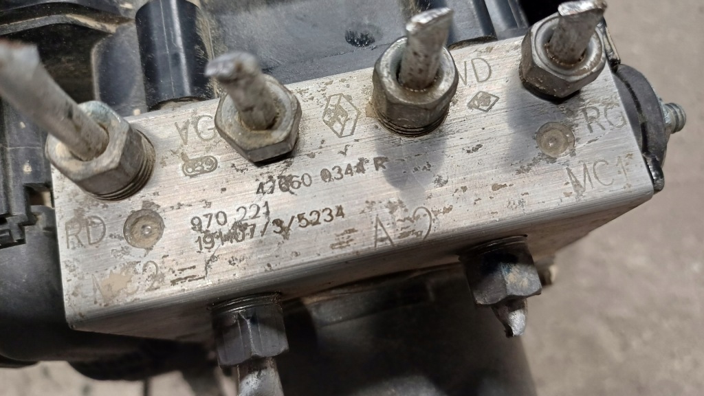 Nissan juke 2 f16 насос abs 0265293659 Недорого