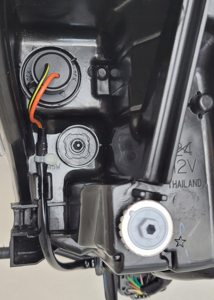 фото №12, Лампа ліва перед mazda 2 iii dj lift demio iv 2019- 13 pin d43n-51040