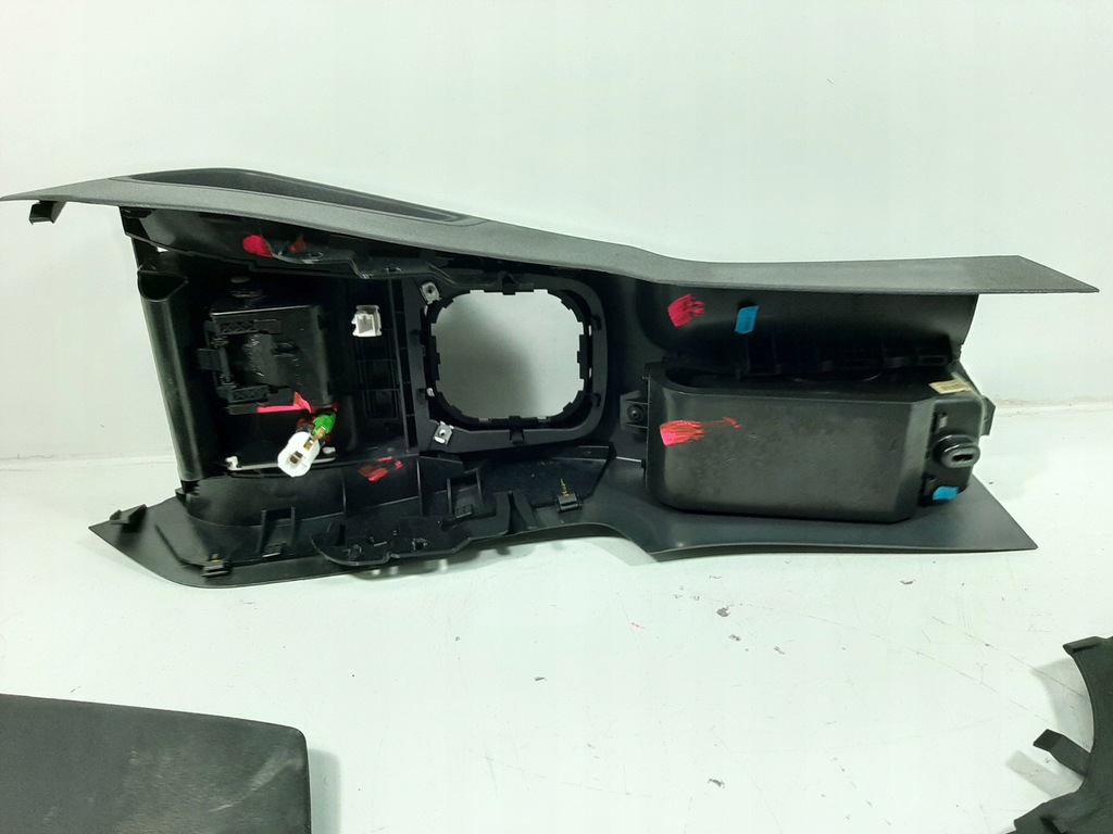 фото №11, Vw golf v 5d hb 06r туннель средний пепельница 1k0863243a