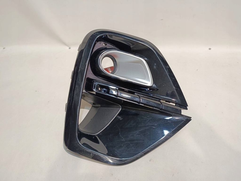 Купити Решітка бампера правий перед kia sportage iv рестайлінг  86526-f1510