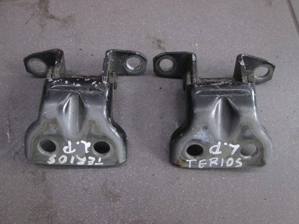 фото №1, Петля петли дверь левый перед terios ii 06- x07