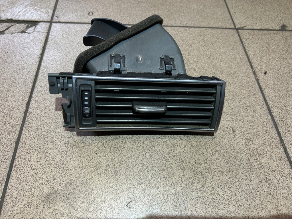 Купити Решітка обдув правий перед audi a6 c6