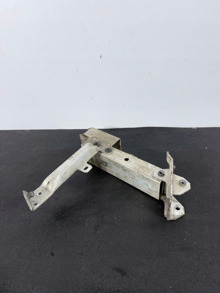 фото №1, Bmw 7 f01 f02 лівий кронштейн 8051039