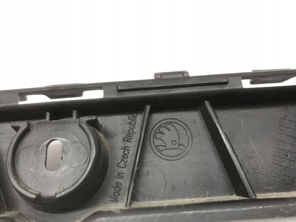 Skoda octavia iii 5e9 kombi lift 16-20 направляющая w бампер задняя правый 5e9807394b Киев