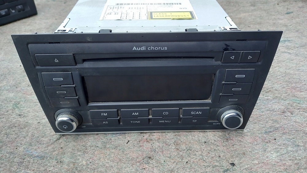 фото №1, Радио audi a4 b7 8e0035152q