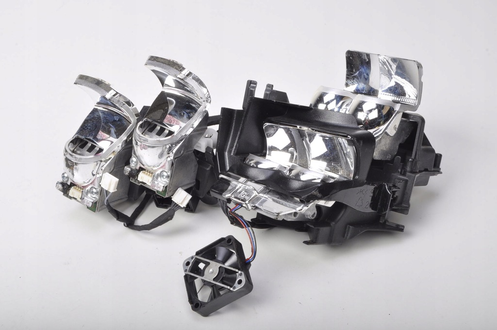 фото №1, Volvo v90 ii модуль led 90091708 90069782