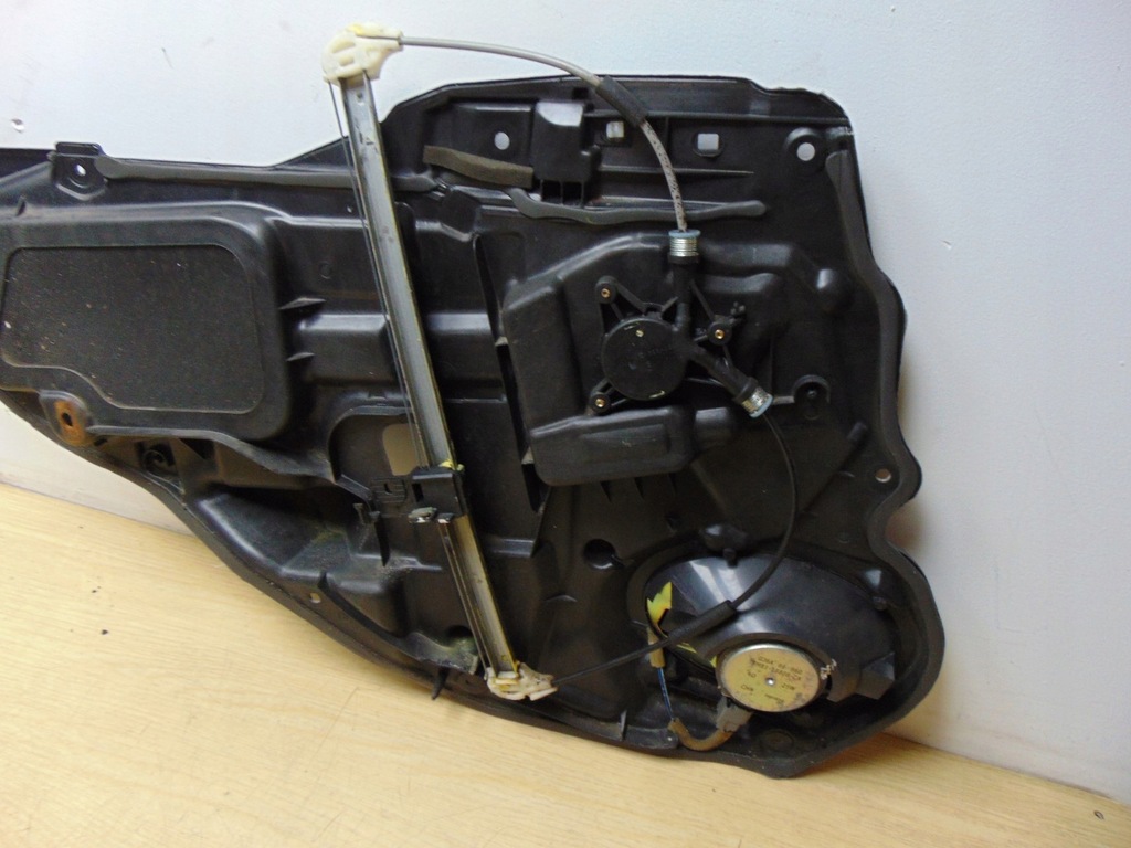 фото №5, Подъемник стекло правый задняя mazda 6 kombi 2005r