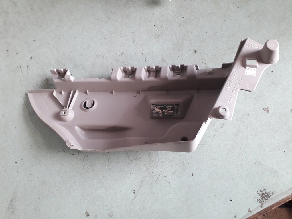 фото №1, Renault zoe кронштейн полка багажника левая