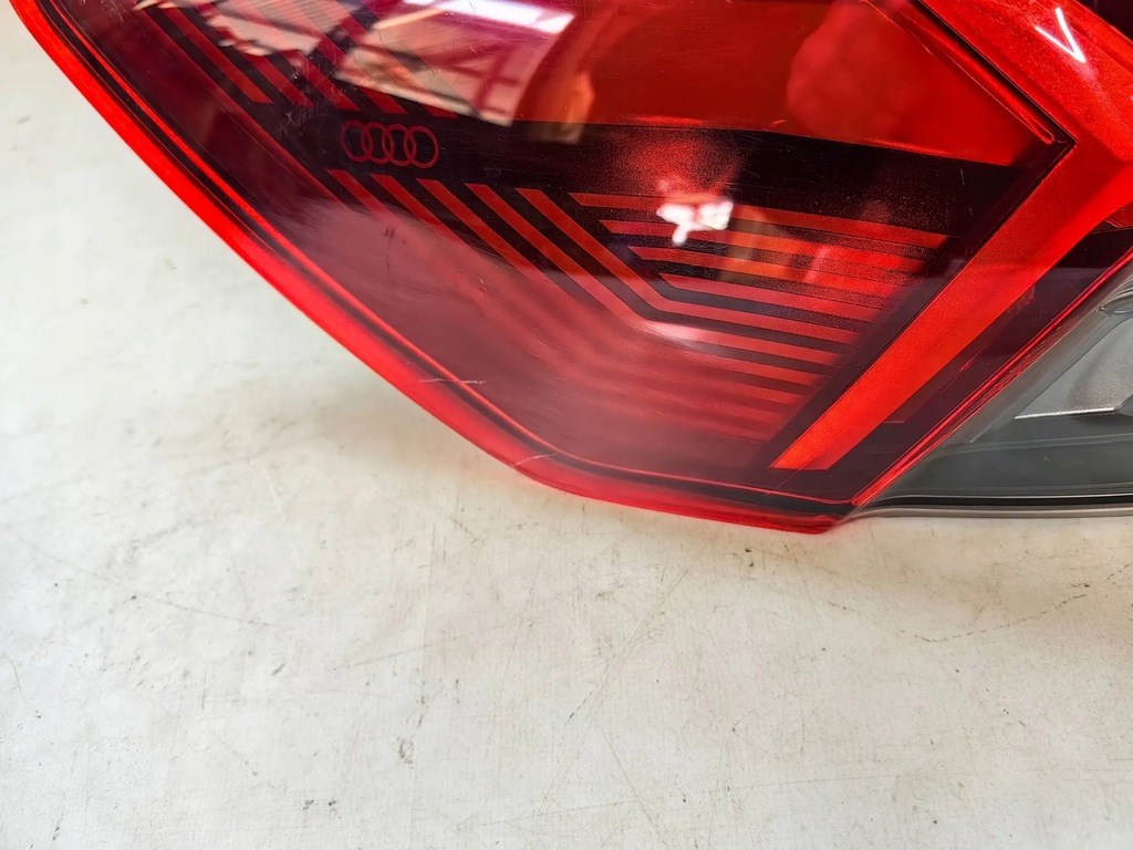 фото №4, Audi q4 89a - лампа rtył левая polecam