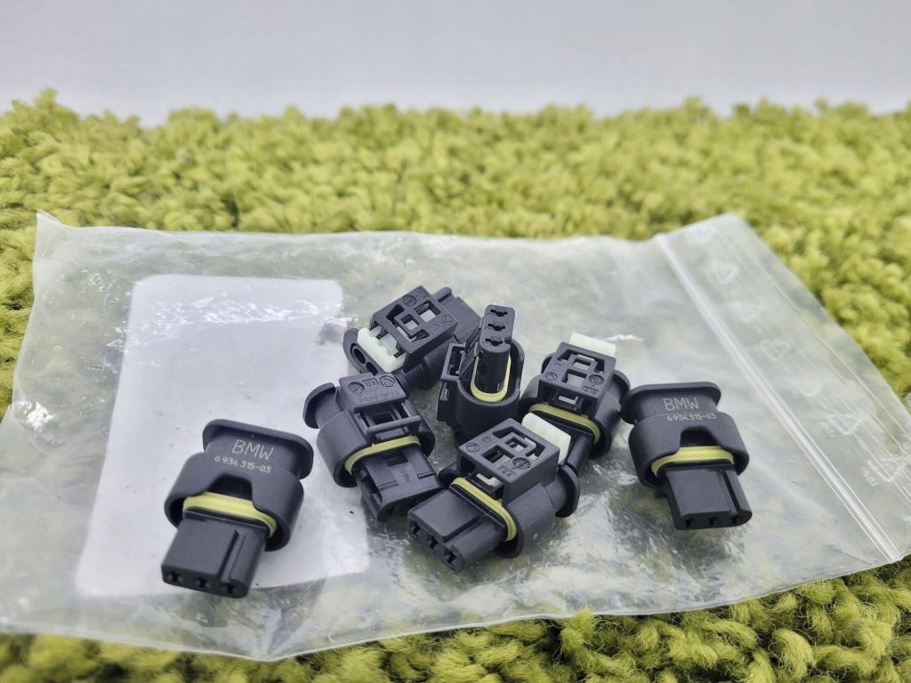 Штекер з'єднувач колодка датчик паркування pdc x1 e84 mini r55 r56 r57 r58 Ціна