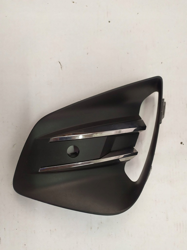 фото №1, Решётка противотуманной фары боковая правый перед renault clio v