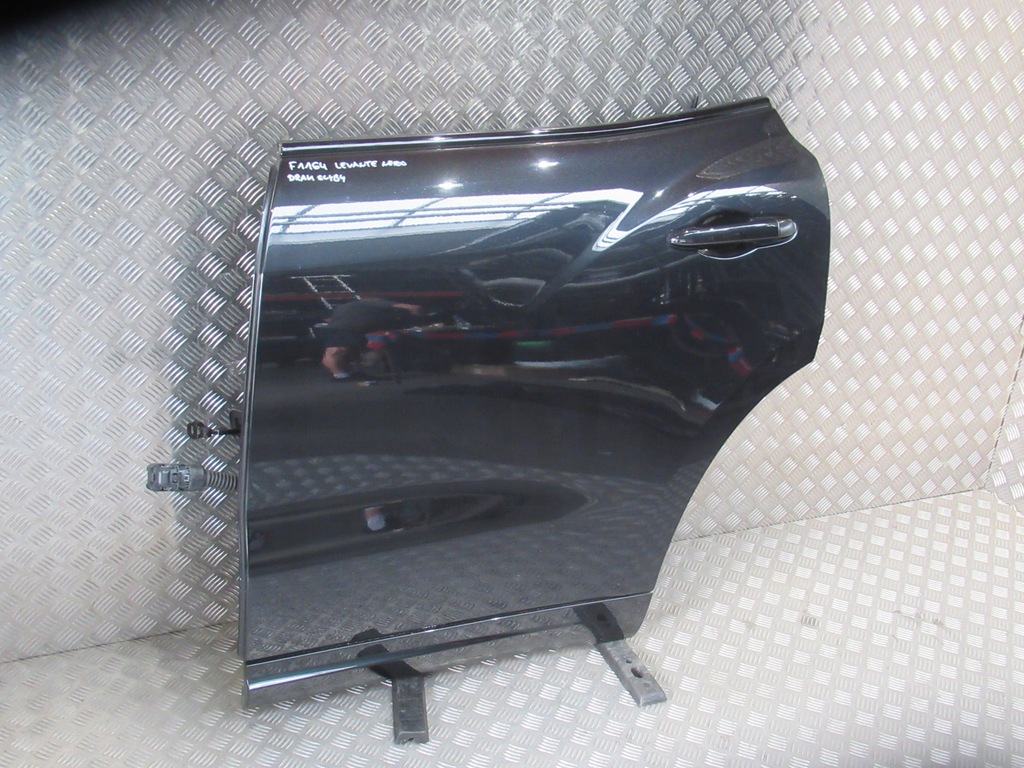 фото №1, Maserati levante дверь задняя задние левая левый задние f1164