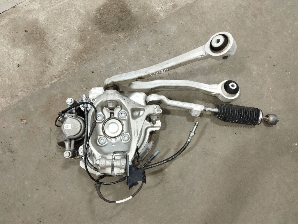 фото №10, Bmw i3 2015 поворотный кулак колеса передний