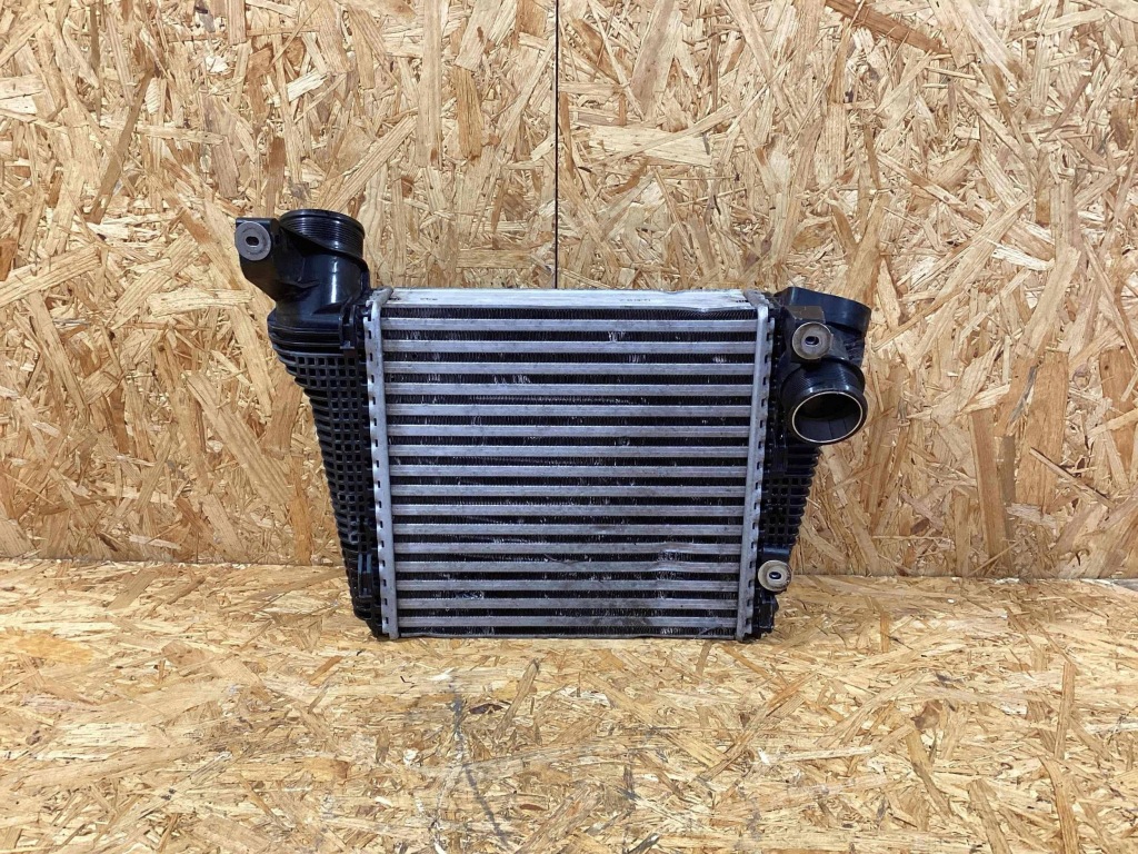 Купить Macan интеркулер левый рестайлинг  95b145803g