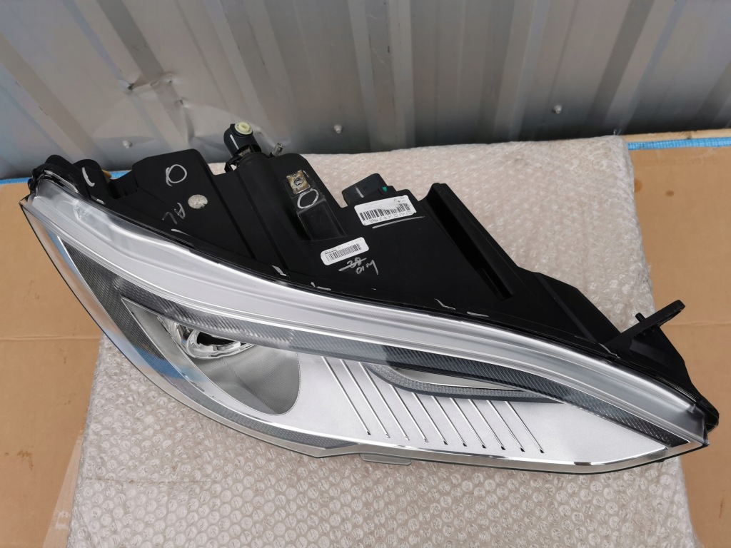 фото №6, Tesla model s 12-16 лампа права ксенон led