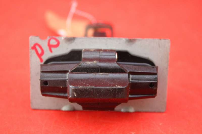 фото №5, Ограничитель дверь правый перед peugeot 301 16r