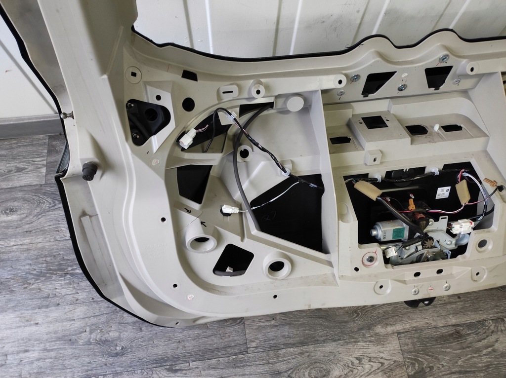 фото №15, Крышка багажника задняя задняя nissan xtrail x-trail t32 ------ poznań ---------- giełda