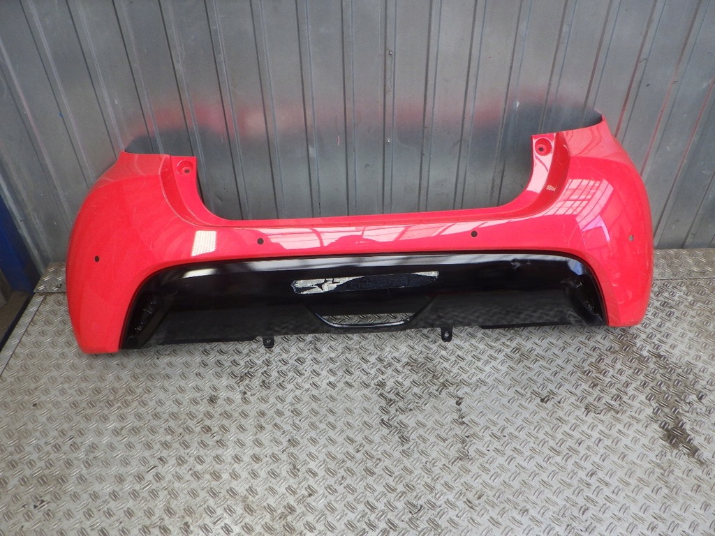 фото №1, Toyota yaris iv 2020- бампер задняя задний pdc
