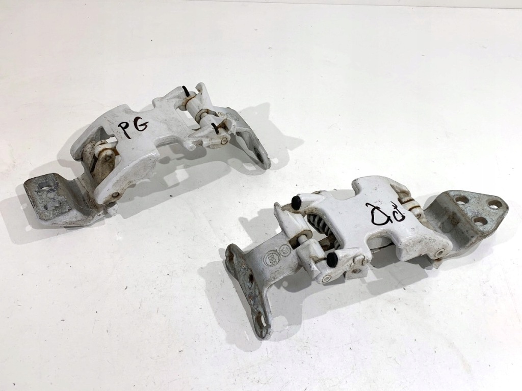 Купити Петлі двері задній правий 270 peugeot boxer 2 bus