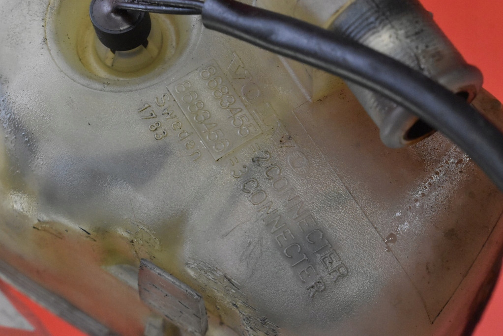 фото №8, Бачок расширительный 8683455 volvo s70 v70 2 ii 2.4 d5 163 km 00-05