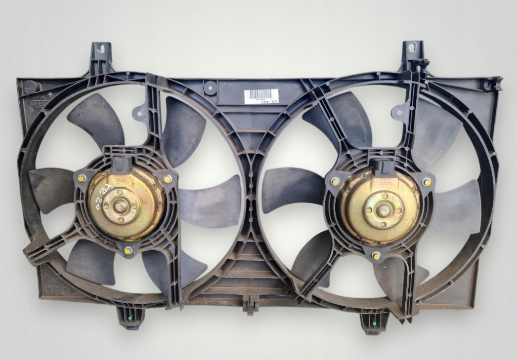 фото №1, Nissan primera p12 2.0 2.5 almera n16 2.2 dci рамка вентилятор вентиляторы