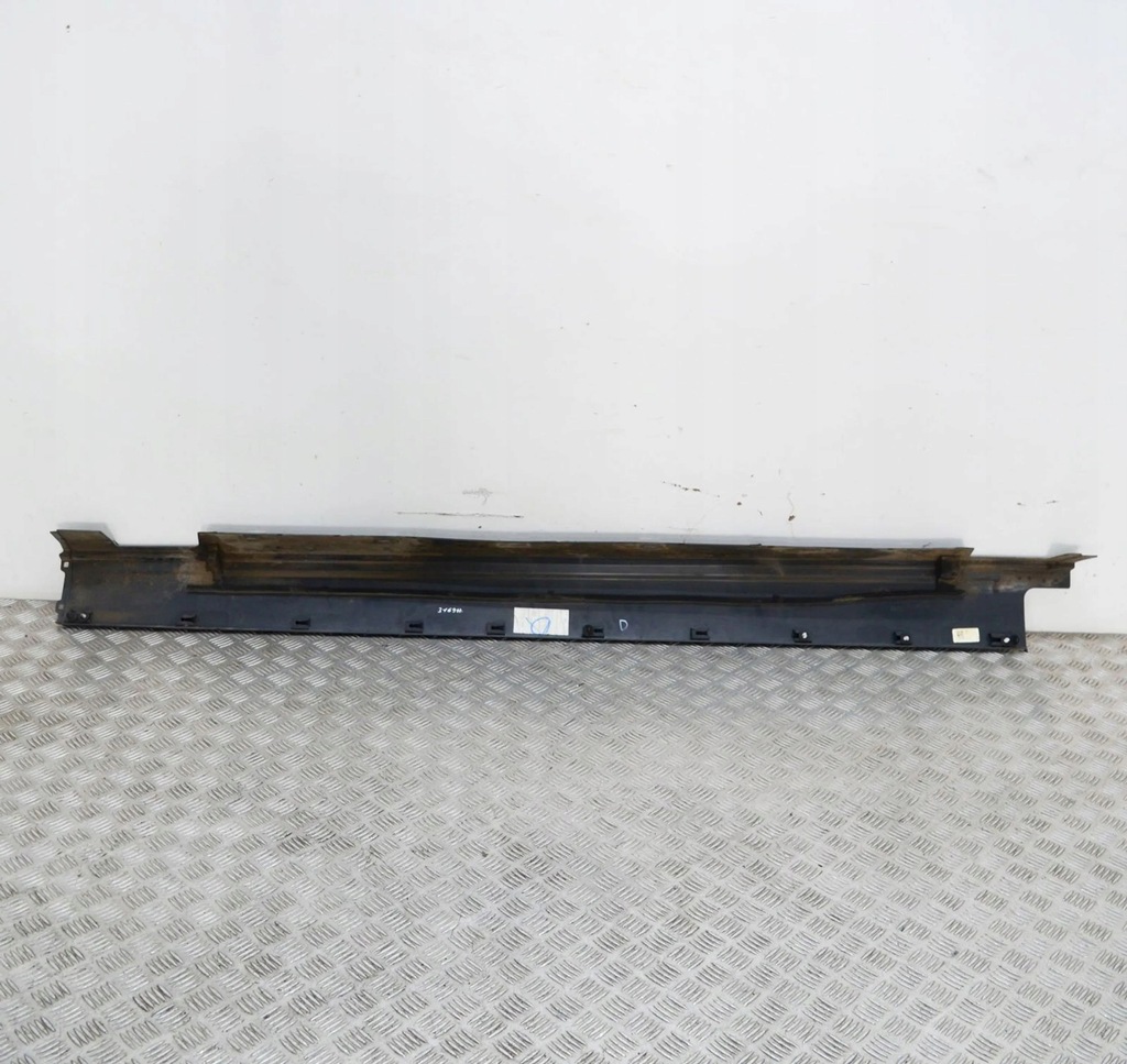 фото №2, Land rover discovery 5 2019 правая сторона порог