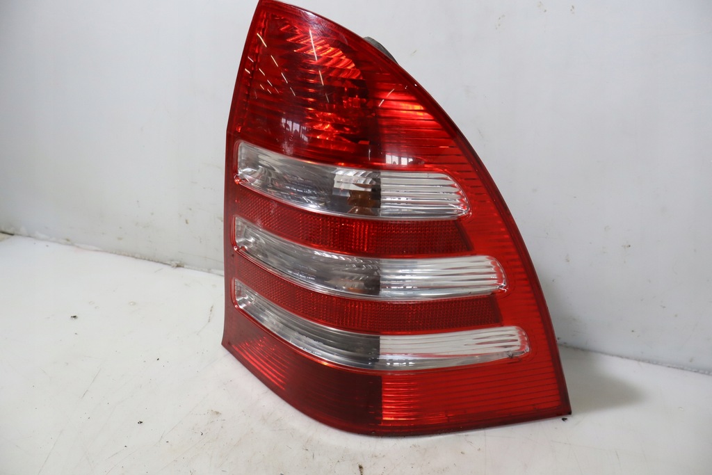 фото №1, Лампа права задня mercedes c klasa w203