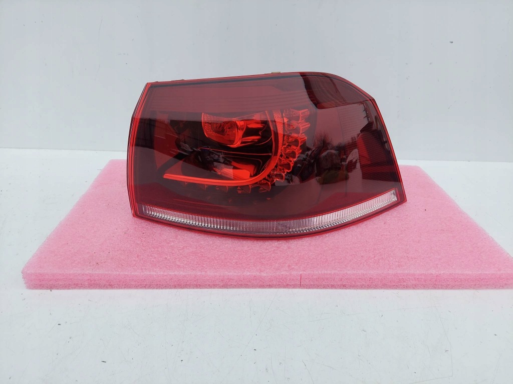 фото №1, Vw golf vi 6 cabrio лампа права задня задня led