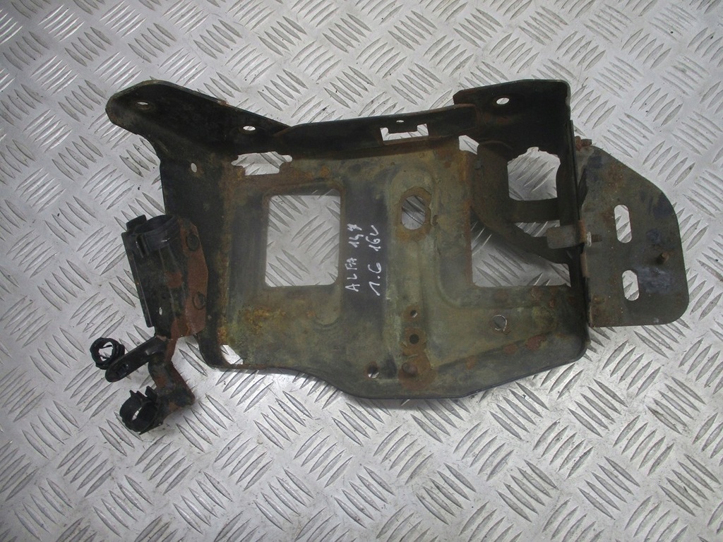 фото №1, Основание аккумулятор alfa romeo 147 1.6