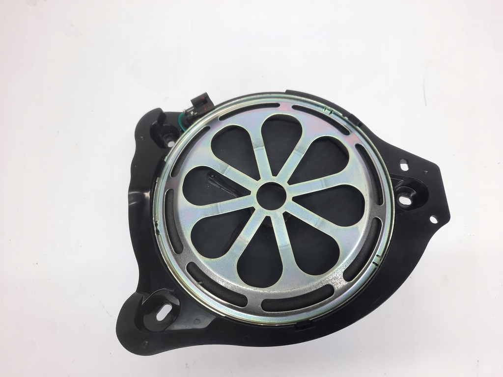 фото №4, Mercedes c w205 sedan динамики burmester