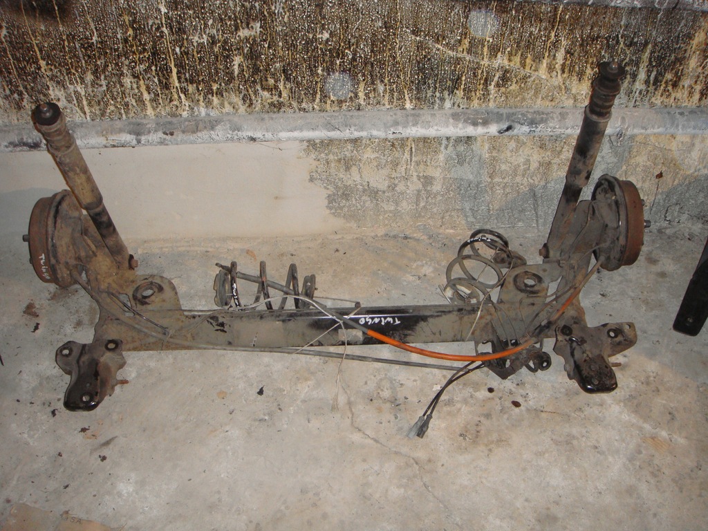 фото №1, Eu балка zawieszemia задняя renault twingo ii kpl тормозные барабаны amorki пружины