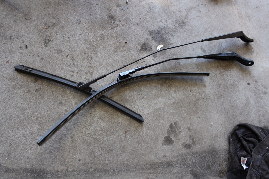 фото №1, Peugeot 207 комплект рычаги дворник перед