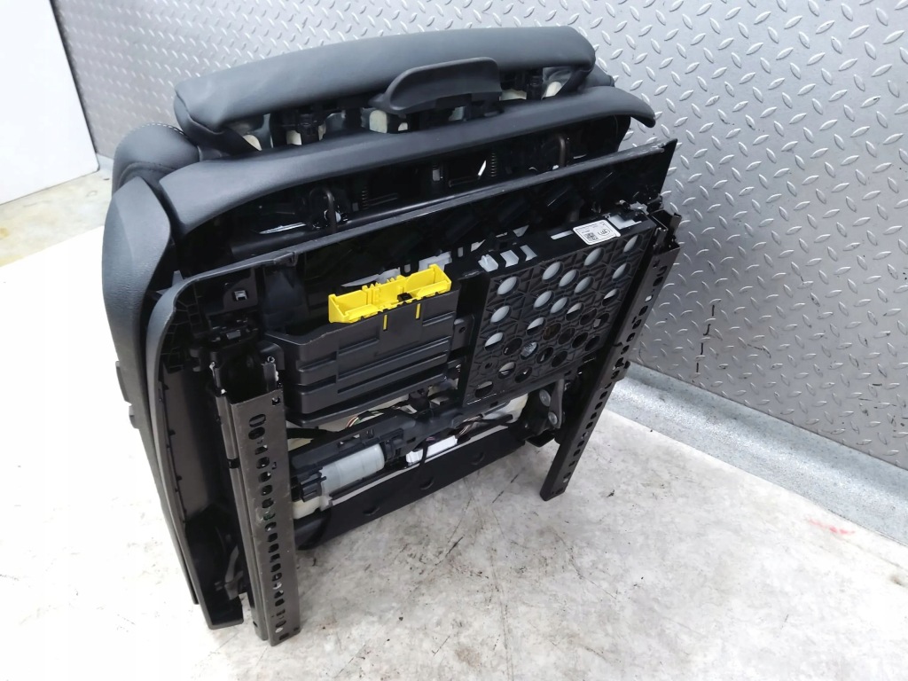 Сидіння пасажира перед сторона правий bmw x5 g05 52107497651 в Україні