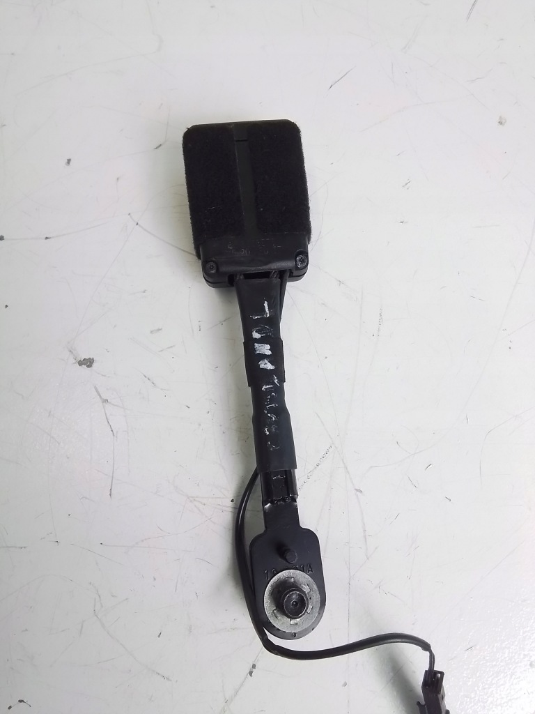 N82 кліпса поперечина правий перед opel crossland 6318338 Ціна