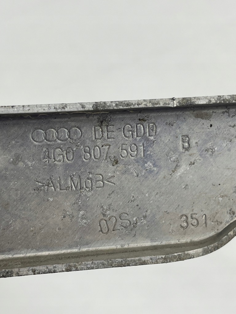 фото №8, Audi a6 c7 кронштейн кронштейн крила лампи поперечина передній лівий оригінал!